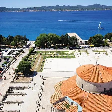 Hébergement de vacances Beautiful In With Wifi, Outdoor Swimming Pool And Jacuzzi