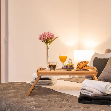 Beautiful In With Wifi, Outdoor Swimming Pool And Jacuzzi Hébergement de vacances