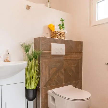 Beautiful In With Wifi, Outdoor Swimming Pool And Jacuzzi
