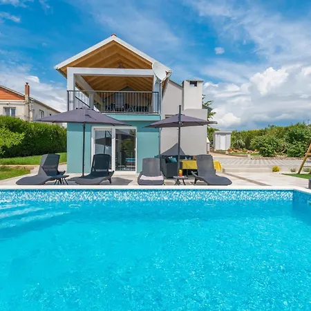 Beautiful In Gorica With Wifi, Outdoor Swimming Pool And Jacuzzi *